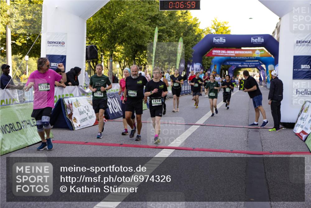 01.09.2024 - BARMER Alsterlauf Kathrin Stürmer Photography http://msf.ph/oto/6974326 01.09.2024 11:36:59 Ziel 1010, 1029, 1067, 1095, 1108, 1152, 1173, 1180, 1186, 1197, 1202, 1212, 1219, 1228, 8103, 8104 meine-sportfotos.de