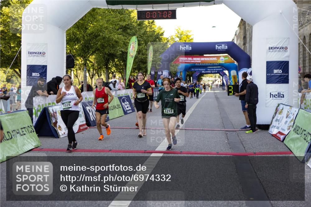 01.09.2024 - BARMER Alsterlauf Kathrin Stürmer Photography http://msf.ph/oto/6974332 01.09.2024 11:37:02 Ziel 1010, 1029, 1036, 1067, 1095, 1108, 1152, 1180, 1186, 1191, 1197, 1202, 1212, 1219, 1228 meine-sportfotos.de