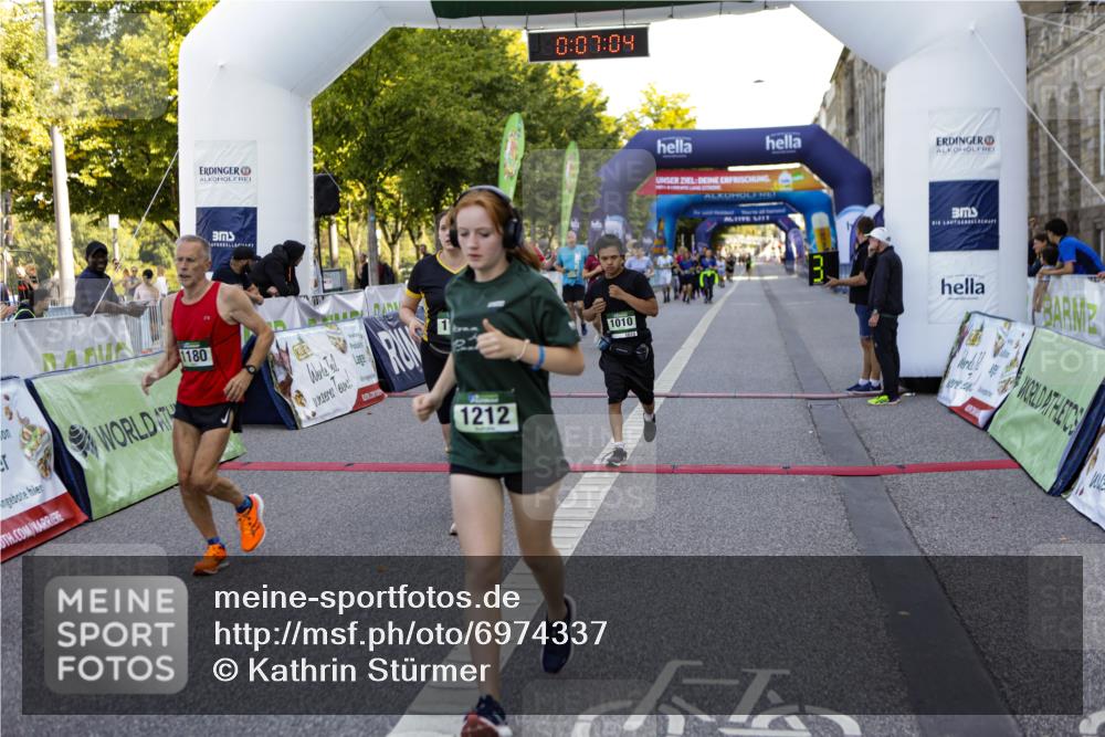 01.09.2024 - BARMER Alsterlauf Kathrin Stürmer Photography http://msf.ph/oto/6974337 01.09.2024 11:37:04 Ziel 1010, 1029, 1036, 1067, 1095, 1152, 1180, 1191, 1197, 1212, 1228 meine-sportfotos.de