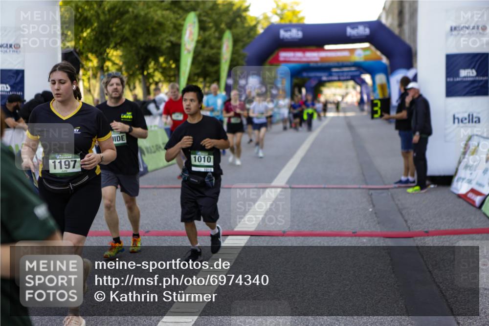 01.09.2024 - BARMER Alsterlauf Kathrin Stürmer Photography http://msf.ph/oto/6974340 01.09.2024 11:37:04 Ziel 1010, 1029, 1036, 1067, 1095, 1152, 1180, 1191, 1197, 1212, 1228 meine-sportfotos.de
