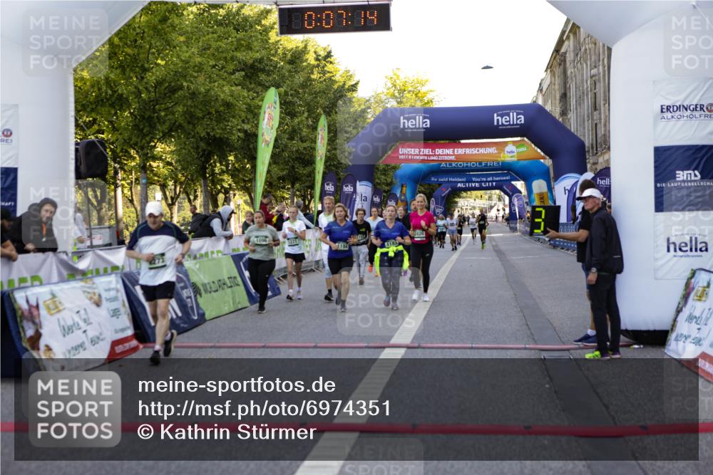 01.09.2024 - BARMER Alsterlauf Kathrin Stürmer Photography http://msf.ph/oto/6974351 01.09.2024 11:37:14 Ziel 1036, 1096, 1133, 1152, 1153, 1165, 1183, 1184, 1191, 1220, 1221, 1228, 2820, 4006, 8273 meine-sportfotos.de