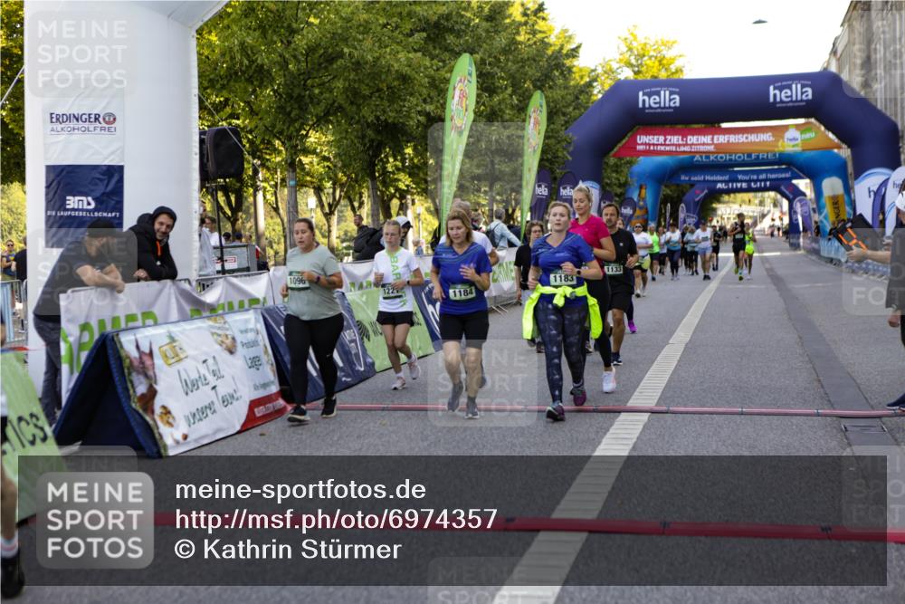 01.09.2024 - BARMER Alsterlauf Kathrin Stürmer Photography http://msf.ph/oto/6974357 01.09.2024 11:37:16 Ziel 1036, 1096, 1133, 1153, 1165, 1183, 1184, 1191, 1220, 1221, 2820, 4006, 8273, 1170, 8343 meine-sportfotos.de