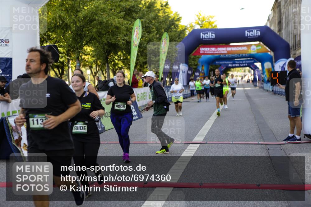 01.09.2024 - BARMER Alsterlauf Kathrin Stürmer Photography http://msf.ph/oto/6974360 01.09.2024 11:37:21 Ziel 1096, 1133, 1153, 1155, 1165, 1167, 1183, 1184, 1220, 1221, 2820, 4006, 1145, 1170, 8343 meine-sportfotos.de