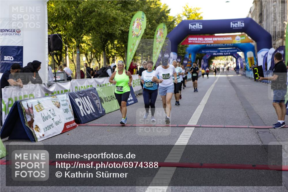 01.09.2024 - BARMER Alsterlauf Kathrin Stürmer Photography http://msf.ph/oto/6974388 01.09.2024 11:37:32 Ziel 1062, 1130, 1134, 1137, 1150, 1155, 1163, 1167, 1181, 1182, 1227, 1235, 1145 meine-sportfotos.de