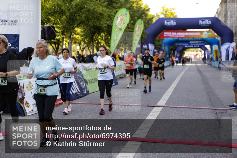 01.09.2024 - BARMER Alsterlauf Kathrin Stürmer Photography http://msf.ph/oto/6974395 01.09.2024 11:37:37 Ziel 1008, 1062, 1130, 1134, 1137, 1150, 1163, 1181, 1182, 1215, 1216, 1218, 1227, 1235 meine-sportfotos.de