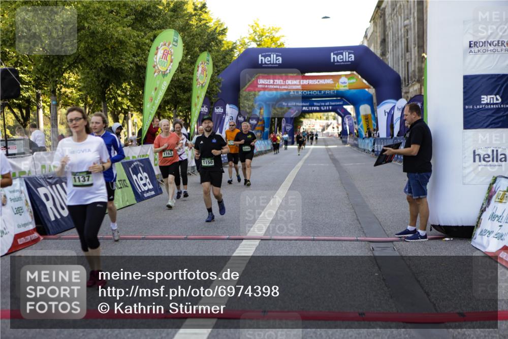 01.09.2024 - BARMER Alsterlauf Kathrin Stürmer Photography http://msf.ph/oto/6974398 01.09.2024 11:37:38 Ziel 1008, 1062, 1130, 1134, 1137, 1150, 1163, 1181, 1182, 1215, 1216, 1218, 1227, 1235 meine-sportfotos.de
