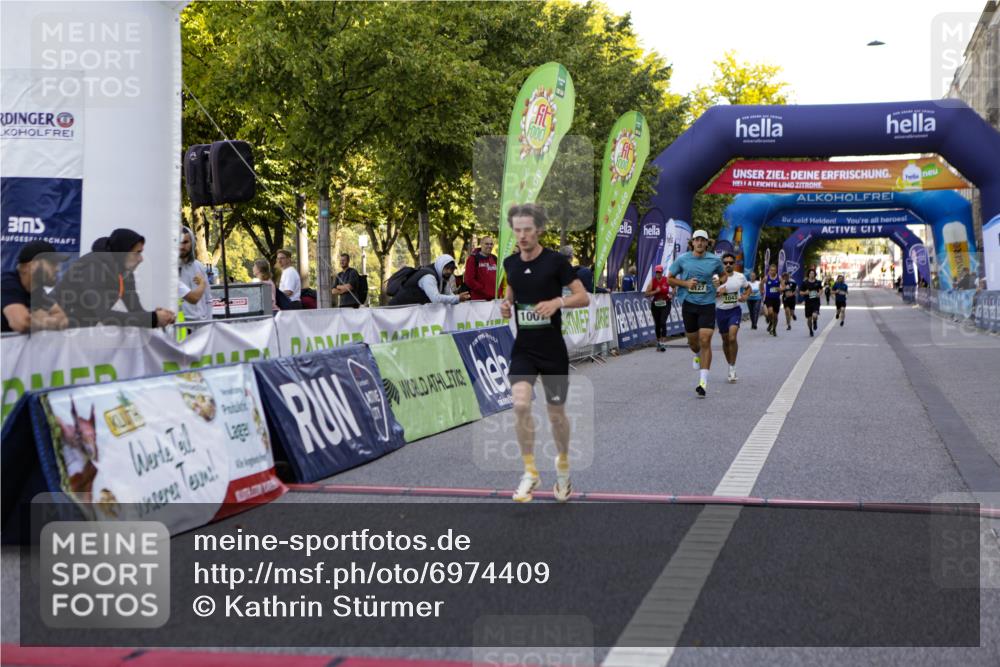 01.09.2024 - BARMER Alsterlauf Kathrin Stürmer Photography http://msf.ph/oto/6974409 01.09.2024 11:37:56 Ziel 1007, 1041, 1043, 1125, 1139, 1210, 8127 meine-sportfotos.de