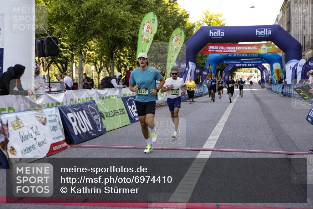 01.09.2024 - BARMER Alsterlauf Kathrin Stürmer Photography http://msf.ph/oto/6974410 01.09.2024 11:37:58 Ziel 1020, 1007, 1041, 1043, 1125, 1139, 1210, 8127 meine-sportfotos.de