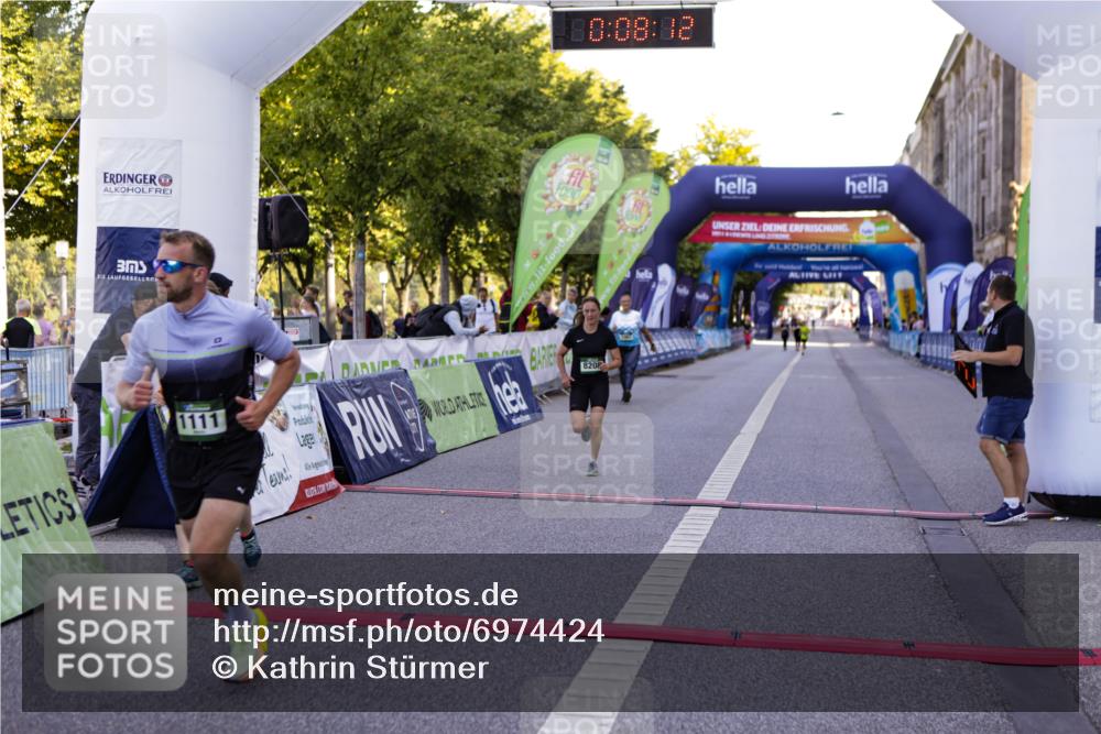 01.09.2024 - BARMER Alsterlauf Kathrin Stürmer Photography http://msf.ph/oto/6974424 01.09.2024 11:38:12 Ziel 1020, 1056, 1063, 1111, 1217, 8208, 8353 meine-sportfotos.de