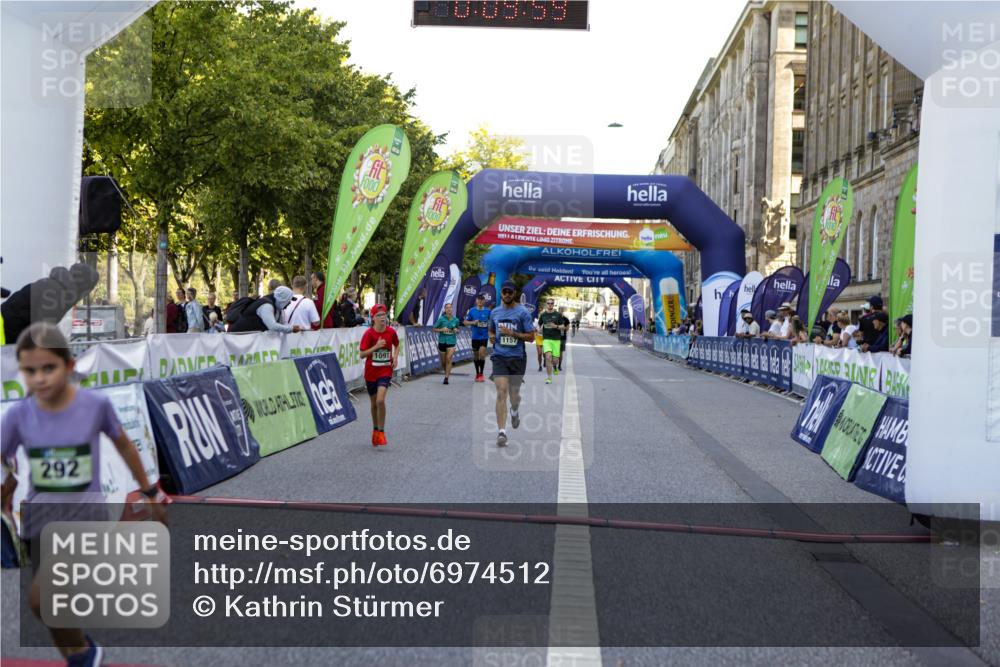 01.09.2024 - BARMER Alsterlauf Kathrin Stürmer Photography http://msf.ph/oto/6974512 01.09.2024 11:39:58 Ziel 292, 1055, 1077, 1091, 1105, 1144, 1157, 1185, 8301 meine-sportfotos.de