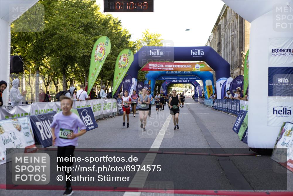 01.09.2024 - BARMER Alsterlauf Kathrin Stürmer Photography http://msf.ph/oto/6974575 01.09.2024 11:40:49 Ziel 1021, 1025, 1027, 1136, 1172, 8262, 8275 meine-sportfotos.de