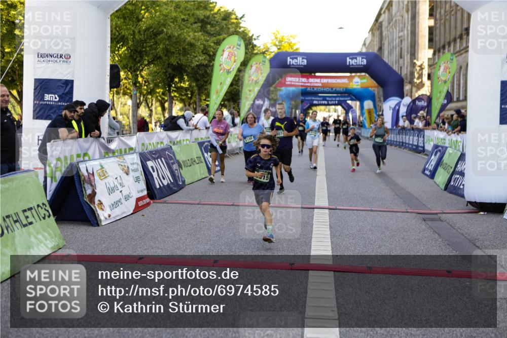 01.09.2024 - BARMER Alsterlauf Kathrin Stürmer Photography http://msf.ph/oto/6974585 01.09.2024 11:40:58 Ziel 1199, 1074, 1104, 1116, 1170, 5208, 8259, 8262, 8275, 8354 meine-sportfotos.de