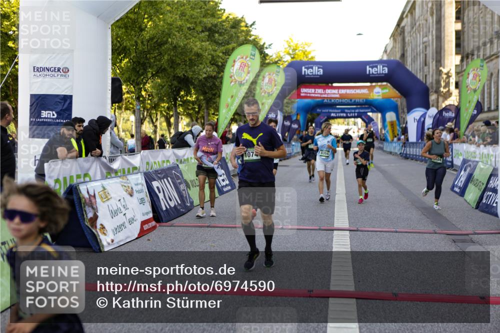 01.09.2024 - BARMER Alsterlauf Kathrin Stürmer Photography http://msf.ph/oto/6974590 01.09.2024 11:41:00 Ziel 1199, 1074, 1104, 1116, 1170, 5208, 8240, 8249, 8259, 8354 meine-sportfotos.de