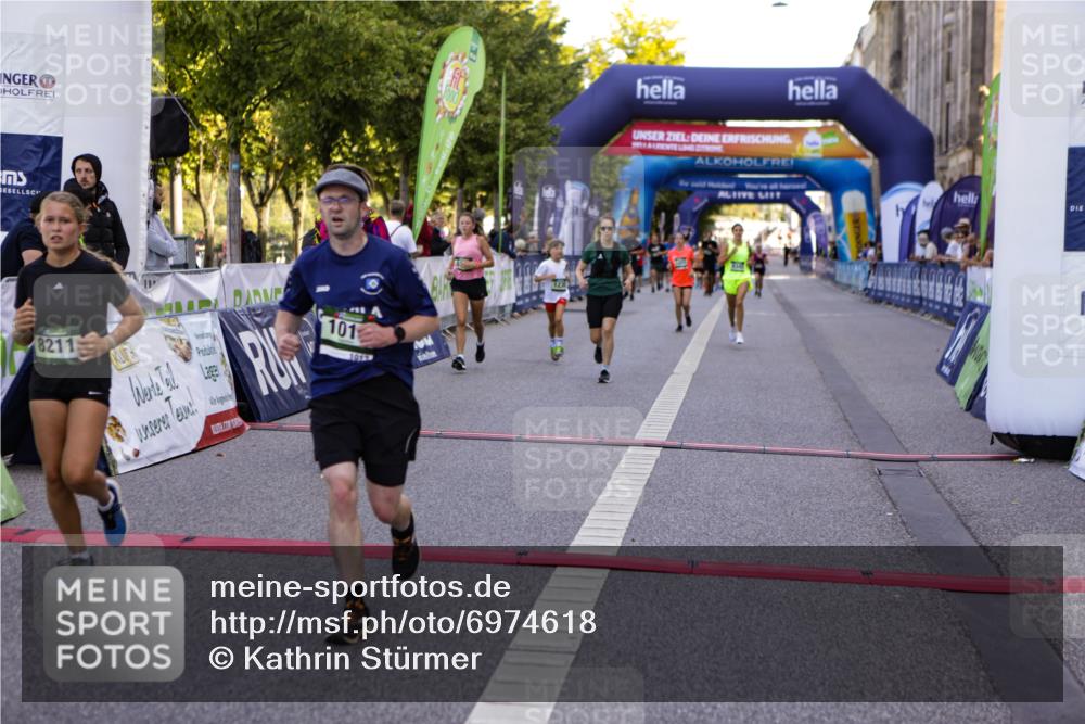 01.09.2024 - BARMER Alsterlauf Kathrin Stürmer Photography http://msf.ph/oto/6974618 01.09.2024 11:41:16 Ziel 1002, 1013, 1016, 1022, 1047, 1093, 1145, 1190, 1230, 8210, 8211, 8224, 8243, 8343 meine-sportfotos.de