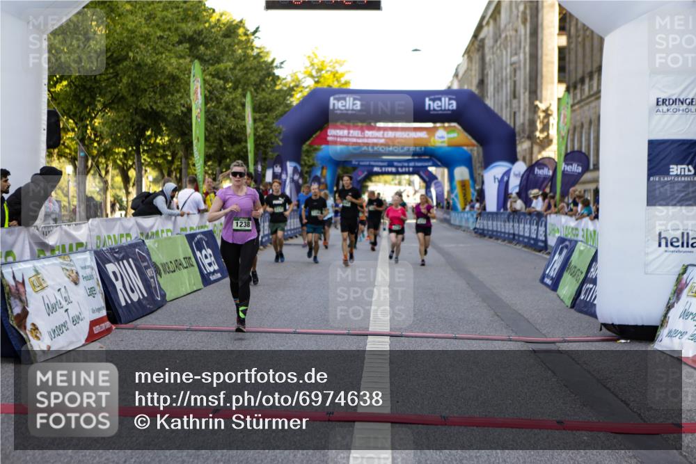 01.09.2024 - BARMER Alsterlauf Kathrin Stürmer Photography http://msf.ph/oto/6974638 01.09.2024 11:41:27 Ziel 1002, 1030, 1081, 1083, 1085, 1106, 1156, 1171, 1174, 1193, 1213, 1214, 1238 meine-sportfotos.de