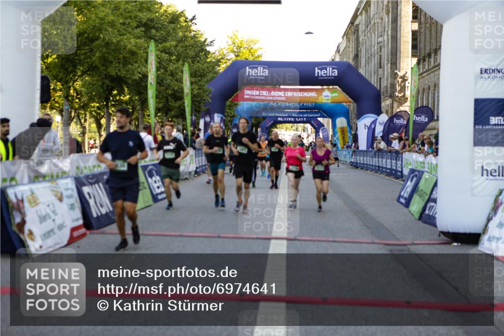 01.09.2024 - BARMER Alsterlauf Kathrin Stürmer Photography http://msf.ph/oto/6974641 01.09.2024 11:41:30 Ziel 1005, 1030, 1081, 1083, 1085, 1106, 1124, 1131, 1156, 1171, 1174, 1193, 1213, 1214, 1238, 8212 meine-sportfotos.de