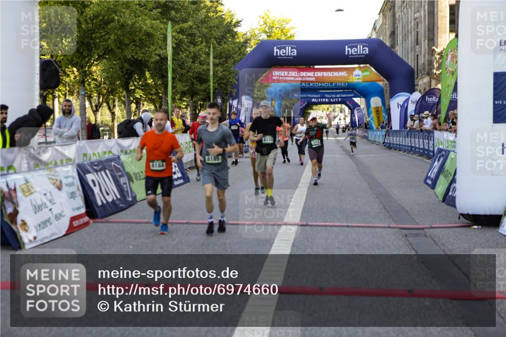 01.09.2024 - BARMER Alsterlauf Kathrin Stürmer Photography http://msf.ph/oto/6974660 01.09.2024 11:41:47 Ziel 8339, 1014, 1034, 1035, 1117, 1123, 1194, 1208, 1231, 8124, 8184, 8185, 8341 meine-sportfotos.de