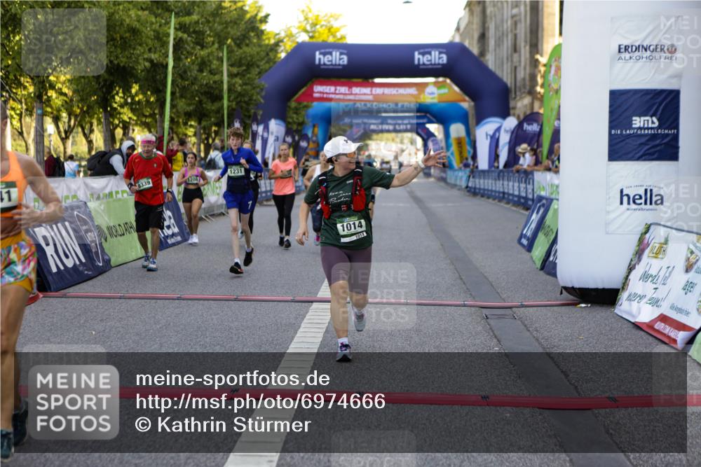 01.09.2024 - BARMER Alsterlauf Kathrin Stürmer Photography http://msf.ph/oto/6974666 01.09.2024 11:41:51 Ziel 8339, 1014, 1034, 1035, 1041, 1117, 1123, 1208, 1231, 8124, 8184, 8185, 8341 meine-sportfotos.de