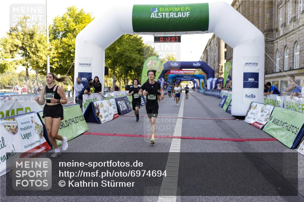 01.09.2024 - BARMER Alsterlauf Kathrin Stürmer Photography http://msf.ph/oto/6974694 01.09.2024 11:42:06 Ziel 1007, 1043, 1125, 1217, 8009, 8113, 8127, 8298 meine-sportfotos.de