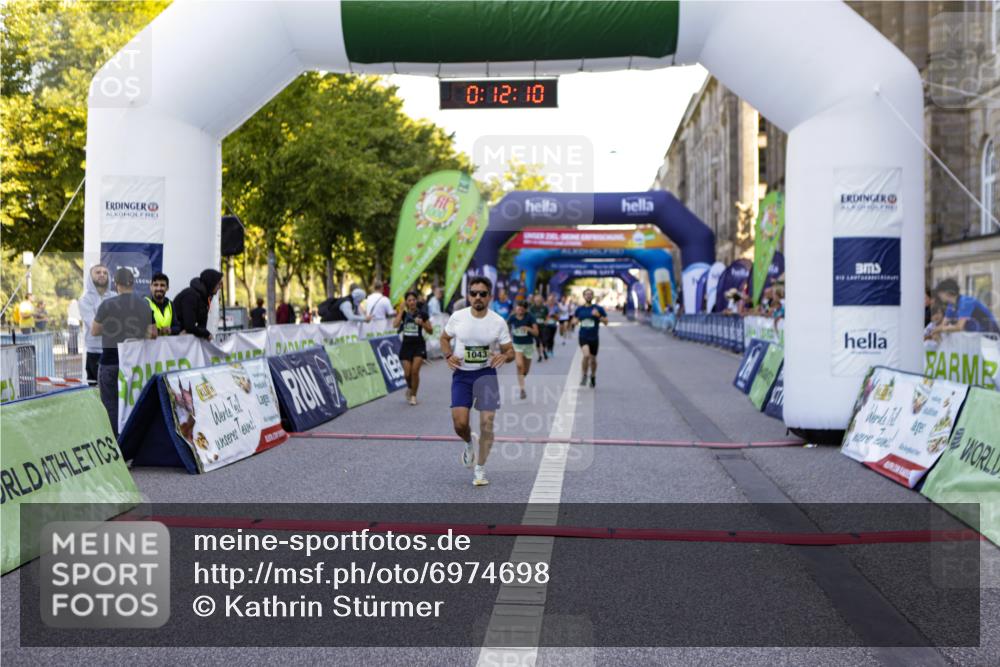 01.09.2024 - BARMER Alsterlauf Kathrin Stürmer Photography http://msf.ph/oto/6974698 01.09.2024 11:42:09 Ziel 1004, 1007, 1017, 1043, 1125, 1139, 1151, 1210, 1217, 8009, 8113, 8298 meine-sportfotos.de