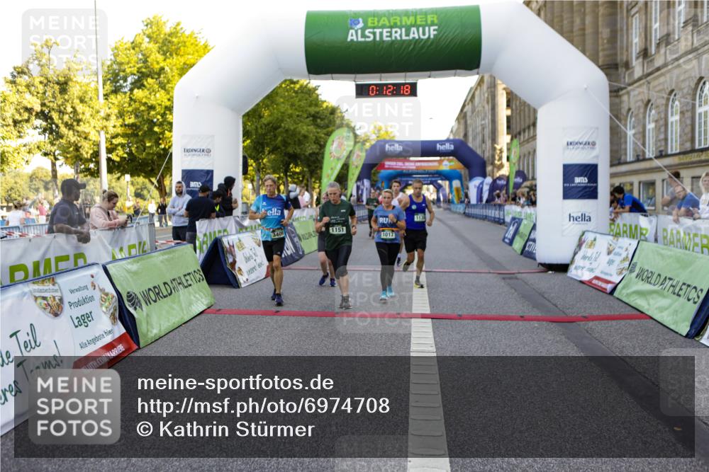01.09.2024 - BARMER Alsterlauf Kathrin Stürmer Photography http://msf.ph/oto/6974708 01.09.2024 11:42:18 Ziel 1004, 1009, 1017, 1037, 1054, 1139, 1151, 1158, 1210, 1217, 8085 meine-sportfotos.de