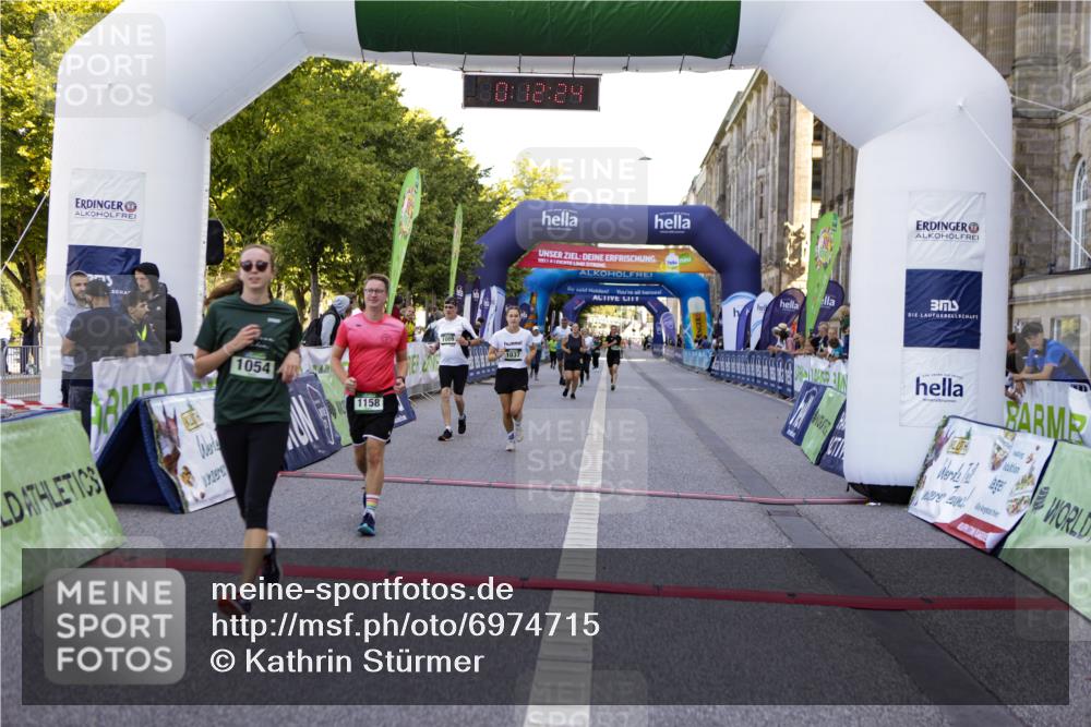 01.09.2024 - BARMER Alsterlauf Kathrin Stürmer Photography http://msf.ph/oto/6974715 01.09.2024 11:42:24 Ziel 1009, 1037, 1054, 1158, 1210, 1222, 8085, 8208 meine-sportfotos.de