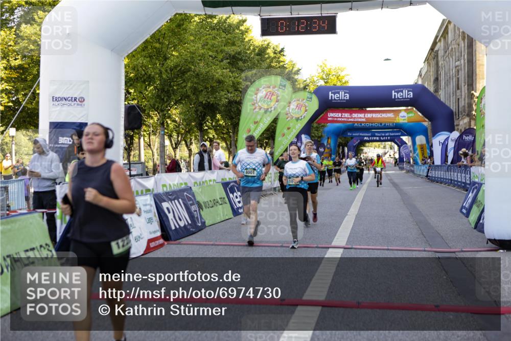 01.09.2024 - BARMER Alsterlauf Kathrin Stürmer Photography http://msf.ph/oto/6974730 01.09.2024 11:42:34 Ziel 1038, 1057, 1064, 1065, 1070, 1211, 1222, 8001, 8208 meine-sportfotos.de