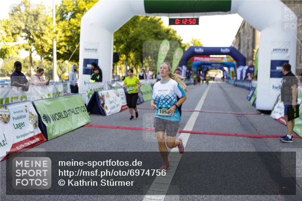 01.09.2024 - BARMER Alsterlauf Kathrin Stürmer Photography http://msf.ph/oto/6974756 01.09.2024 11:42:50 Ziel 1039, 1059, 1075, 1111, 1142, 1148, 1232, 2990 meine-sportfotos.de