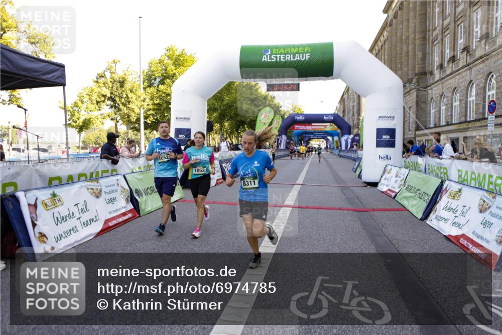 01.09.2024 - BARMER Alsterlauf Kathrin Stürmer Photography http://msf.ph/oto/6974785 01.09.2024 11:43:23 Ziel 1031, 1052, 1053, 1103, 1113, 1114, 8300, 8311 meine-sportfotos.de