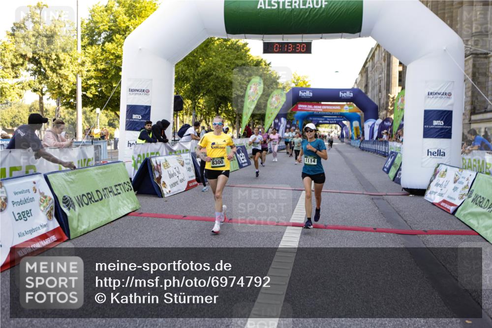 01.09.2024 - BARMER Alsterlauf Kathrin Stürmer Photography http://msf.ph/oto/6974792 01.09.2024 11:43:29 Ziel 1031, 1045, 1089, 1103, 1114, 1126, 1160, 1173, 1202, 1205, 1243, 8300 meine-sportfotos.de