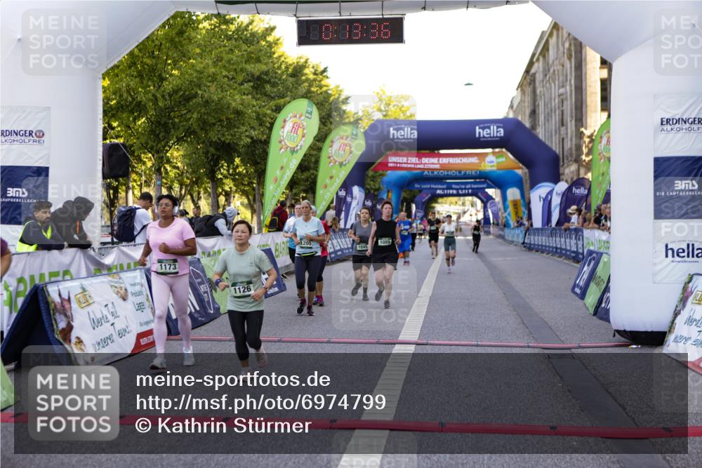 01.09.2024 - BARMER Alsterlauf Kathrin Stürmer Photography http://msf.ph/oto/6974799 01.09.2024 11:43:35 Ziel 1031, 1045, 1048, 1068, 1089, 1099, 1103, 1126, 1160, 1173, 1202, 1205, 1243 meine-sportfotos.de