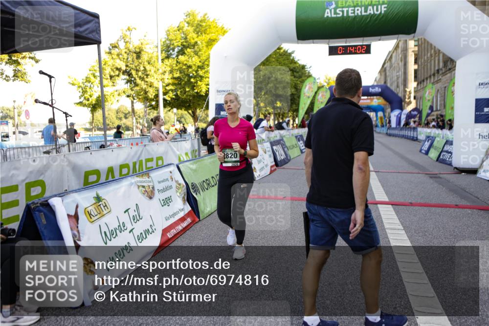 01.09.2024 - BARMER Alsterlauf Kathrin Stürmer Photography http://msf.ph/oto/6974816 01.09.2024 11:44:01 Ziel 1044, 1141, 2820 meine-sportfotos.de