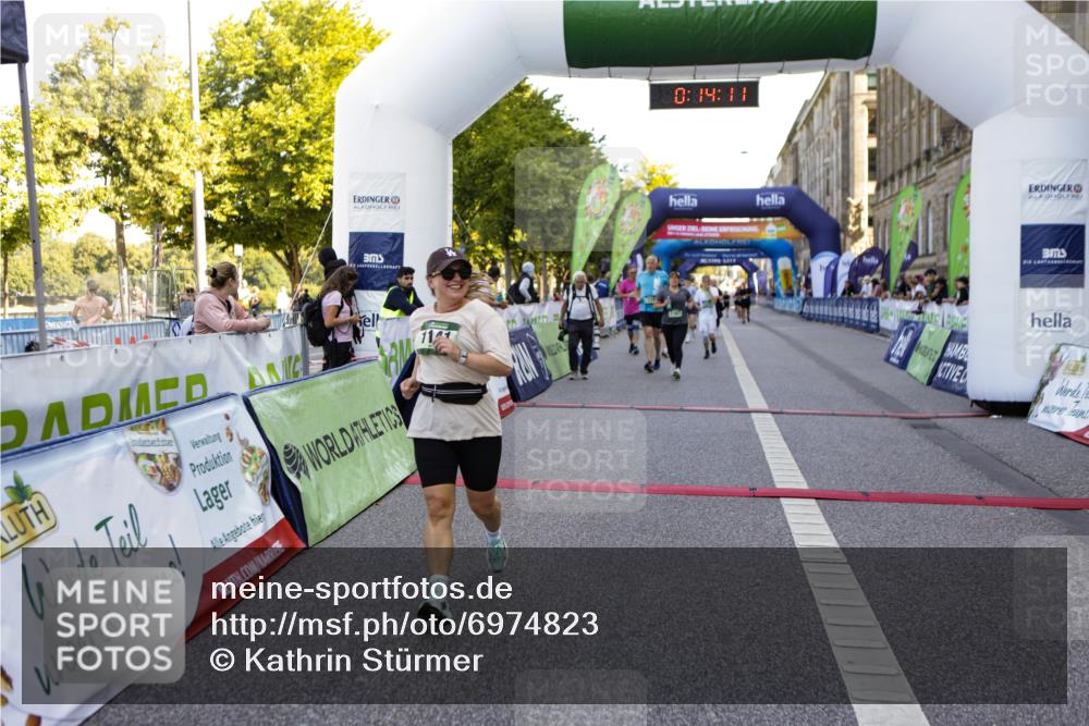 01.09.2024 - BARMER Alsterlauf Kathrin Stürmer Photography http://msf.ph/oto/6974823 01.09.2024 11:44:10 Ziel 1138, 1141, 1152, 1167, 1186, 1220, 1221, 1228 meine-sportfotos.de