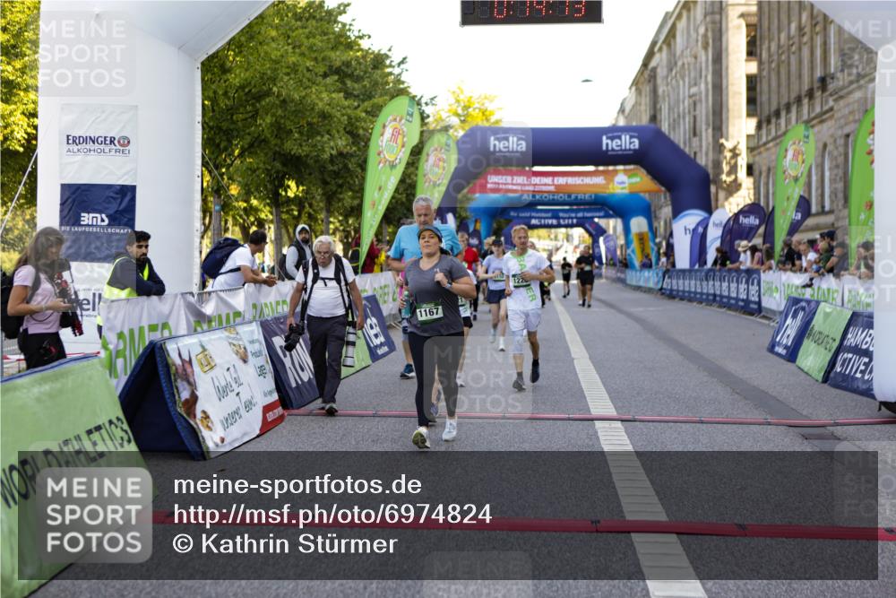 01.09.2024 - BARMER Alsterlauf Kathrin Stürmer Photography http://msf.ph/oto/6974824 01.09.2024 11:44:13 Ziel 1067, 1138, 1141, 1152, 1167, 1186, 1220, 1221, 1228, 8103, 8104, 8273 meine-sportfotos.de