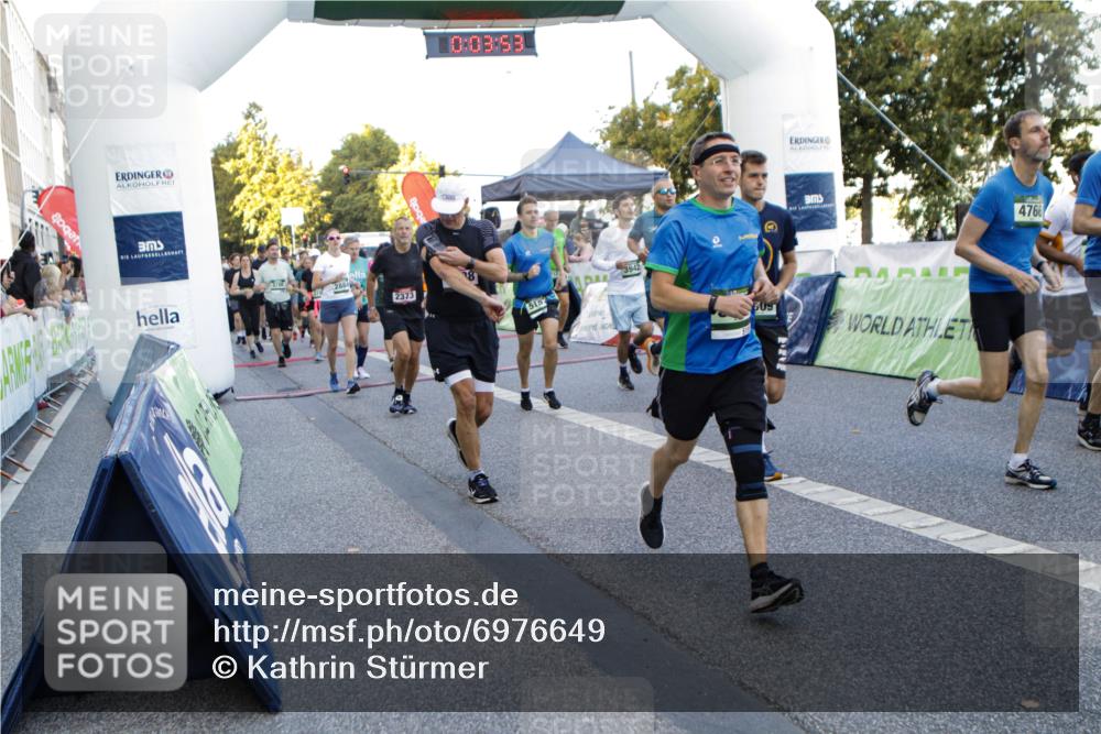 01.09.2024 - BARMER Alsterlauf Kathrin Stürmer Photography http://msf.ph/oto/6976649 01.09.2024 09:13:00 Ziel  meine-sportfotos.de