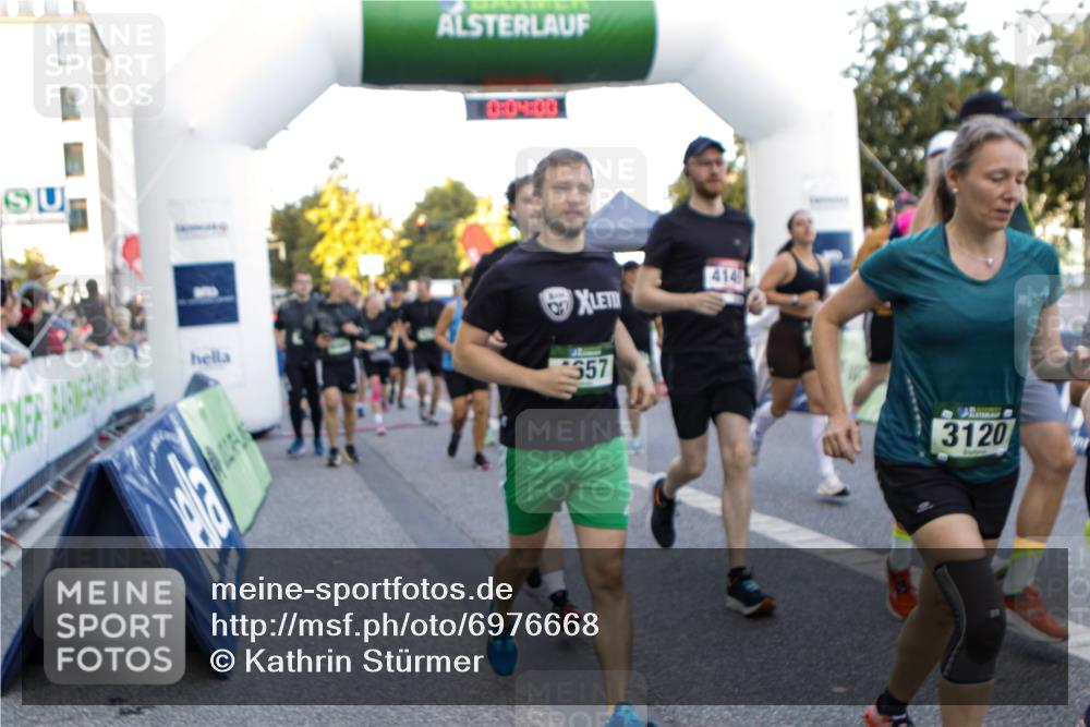 01.09.2024 - BARMER Alsterlauf Kathrin Stürmer Photography http://msf.ph/oto/6976668 01.09.2024 09:13:07 Ziel  meine-sportfotos.de