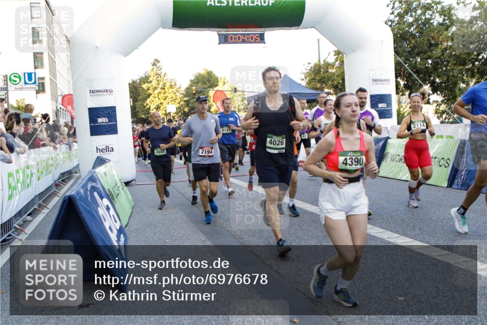 01.09.2024 - BARMER Alsterlauf Kathrin Stürmer Photography http://msf.ph/oto/6976678 01.09.2024 09:13:12 Ziel  meine-sportfotos.de