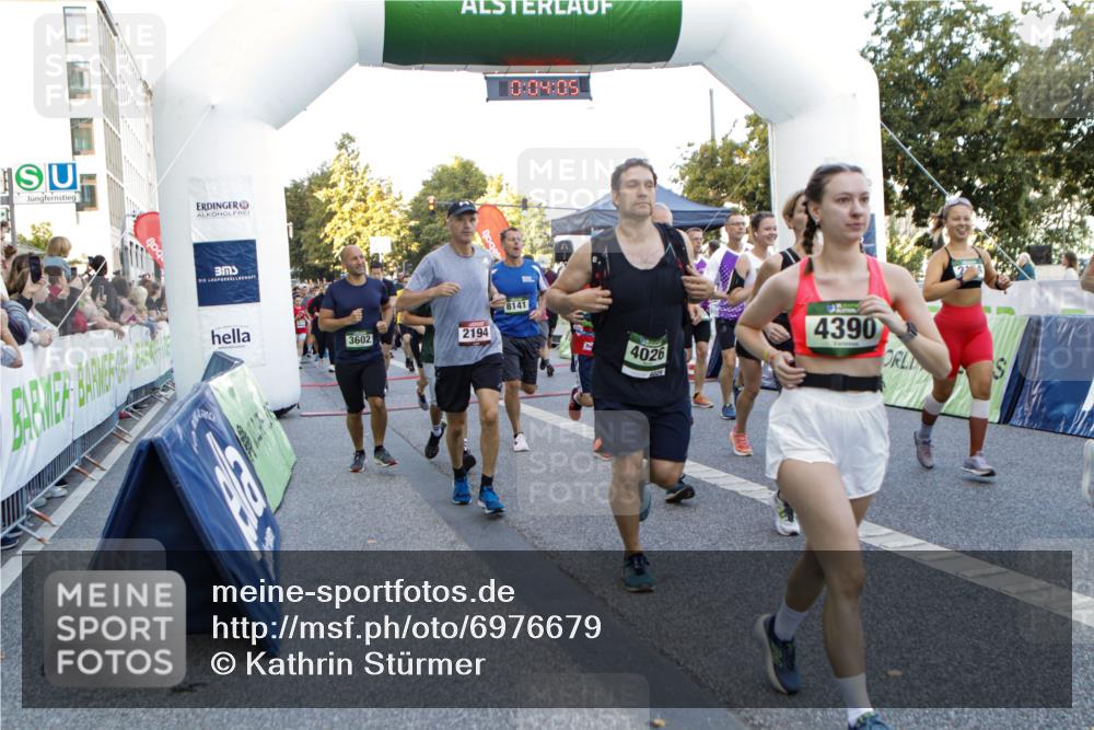 01.09.2024 - BARMER Alsterlauf Kathrin Stürmer Photography http://msf.ph/oto/6976679 01.09.2024 09:13:12 Ziel  meine-sportfotos.de