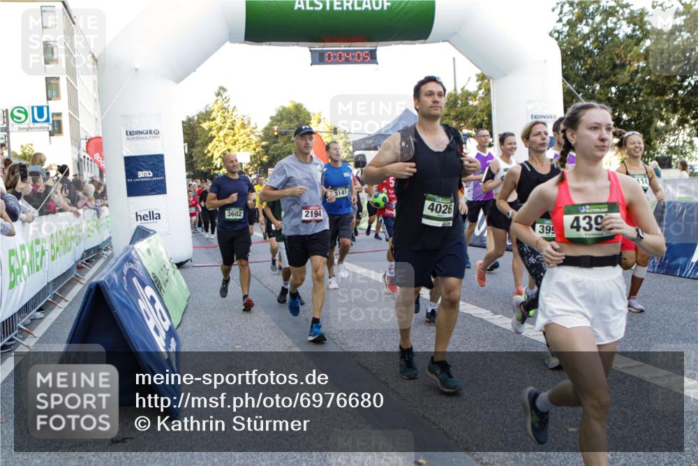 01.09.2024 - BARMER Alsterlauf Kathrin Stürmer Photography http://msf.ph/oto/6976680 01.09.2024 09:13:13 Ziel  meine-sportfotos.de