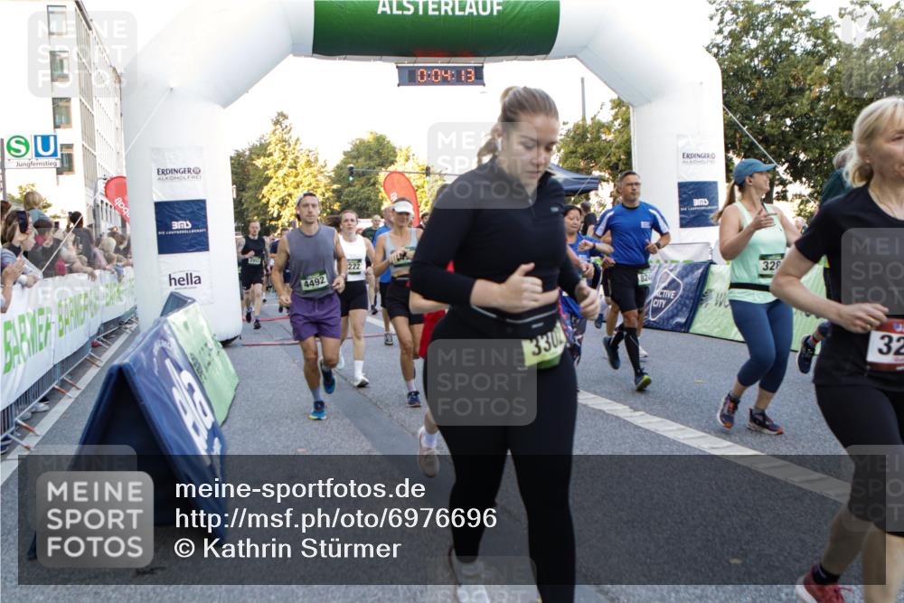 01.09.2024 - BARMER Alsterlauf Kathrin Stürmer Photography http://msf.ph/oto/6976696 01.09.2024 09:13:20 Ziel  meine-sportfotos.de
