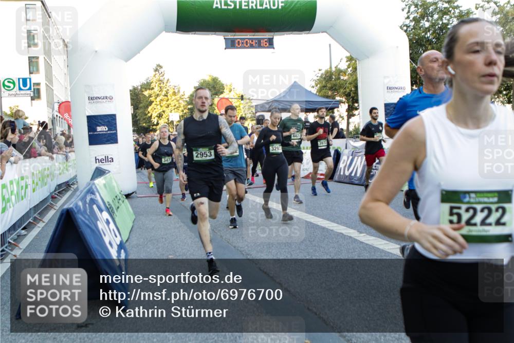 01.09.2024 - BARMER Alsterlauf Kathrin Stürmer Photography http://msf.ph/oto/6976700 01.09.2024 09:13:23 Ziel  meine-sportfotos.de