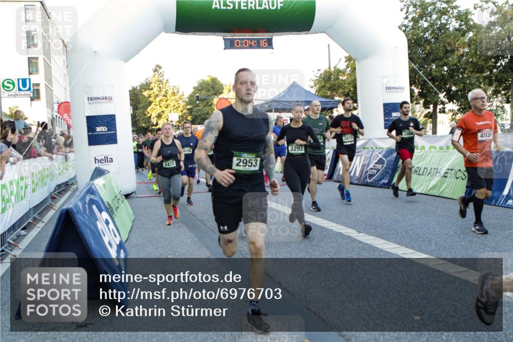 01.09.2024 - BARMER Alsterlauf Kathrin Stürmer Photography http://msf.ph/oto/6976703 01.09.2024 09:13:23 Ziel  meine-sportfotos.de