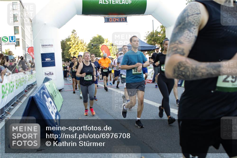 01.09.2024 - BARMER Alsterlauf Kathrin Stürmer Photography http://msf.ph/oto/6976708 01.09.2024 09:13:24 Ziel  meine-sportfotos.de
