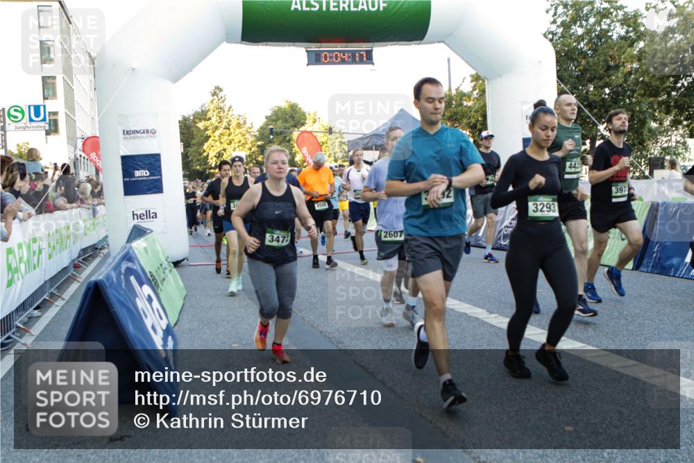 01.09.2024 - BARMER Alsterlauf Kathrin Stürmer Photography http://msf.ph/oto/6976710 01.09.2024 09:13:24 Ziel  meine-sportfotos.de