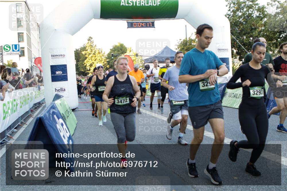 01.09.2024 - BARMER Alsterlauf Kathrin Stürmer Photography http://msf.ph/oto/6976712 01.09.2024 09:13:25 Ziel  meine-sportfotos.de