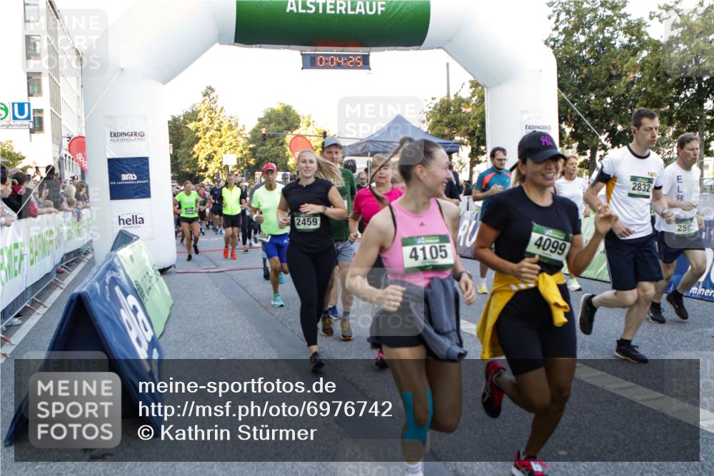 01.09.2024 - BARMER Alsterlauf Kathrin Stürmer Photography http://msf.ph/oto/6976742 01.09.2024 09:13:32 Ziel  meine-sportfotos.de