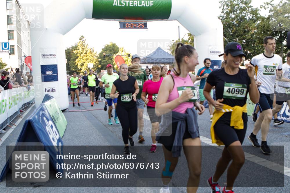 01.09.2024 - BARMER Alsterlauf Kathrin Stürmer Photography http://msf.ph/oto/6976743 01.09.2024 09:13:32 Ziel  meine-sportfotos.de