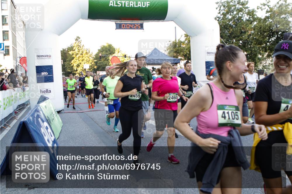 01.09.2024 - BARMER Alsterlauf Kathrin Stürmer Photography http://msf.ph/oto/6976745 01.09.2024 09:13:33 Ziel  meine-sportfotos.de