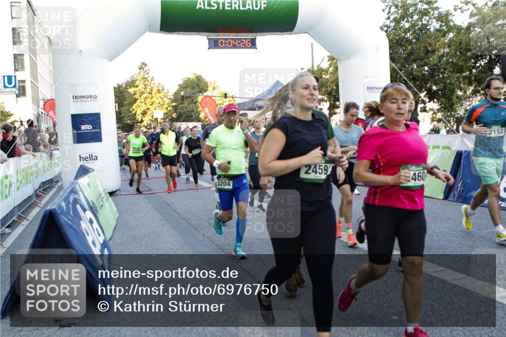 01.09.2024 - BARMER Alsterlauf Kathrin Stürmer Photography http://msf.ph/oto/6976750 01.09.2024 09:13:33 Ziel  meine-sportfotos.de