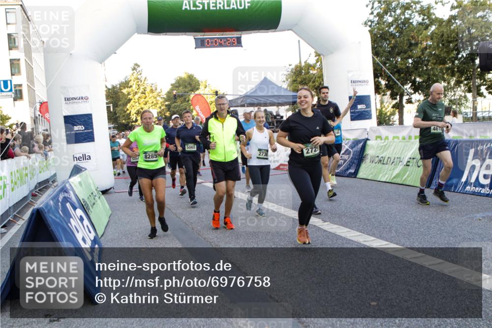 01.09.2024 - BARMER Alsterlauf Kathrin Stürmer Photography http://msf.ph/oto/6976758 01.09.2024 09:13:36 Ziel  meine-sportfotos.de